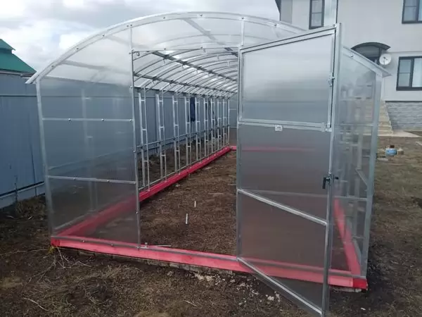 Теплица Ударница Благодатная, ширина 3/3.5 м, труба 40х20 + 20х20